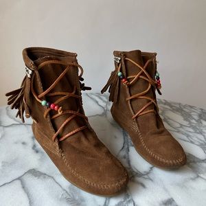 Minnetonka Beaded Tramper Boot